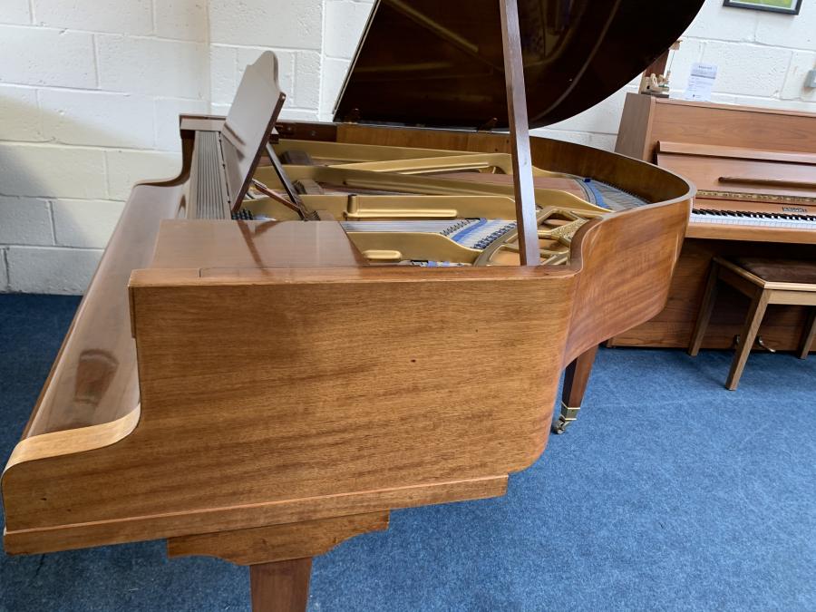 Bluthner lV grand Piano in mahogany – Gallery image – Roberts Pianos Oxford