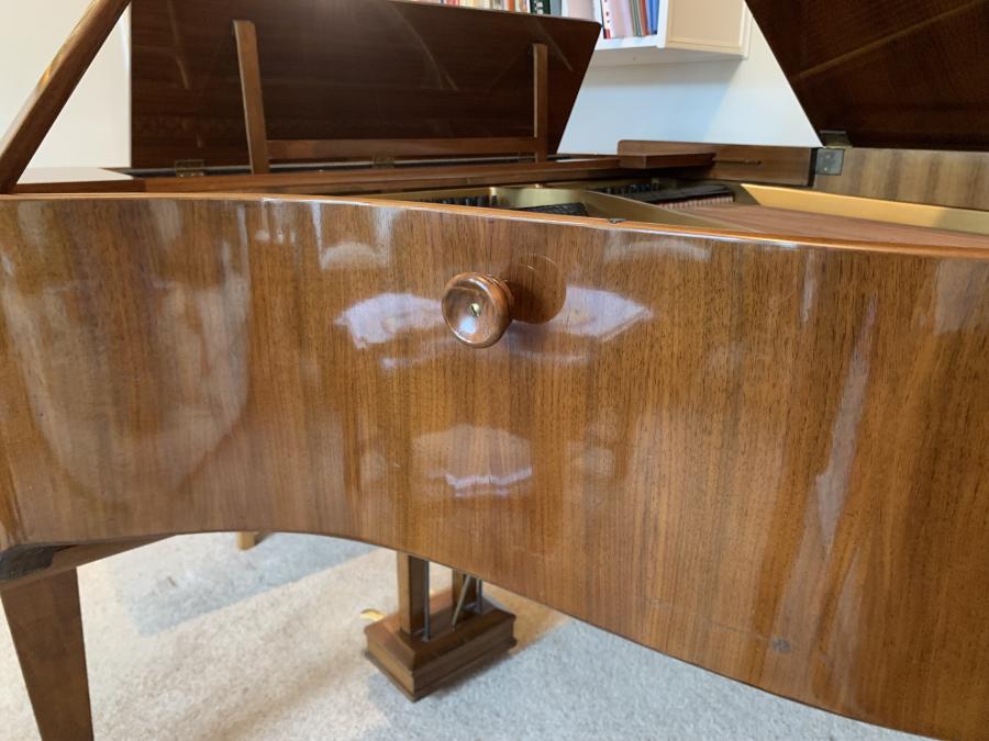 Hofmann & Czerny 150 grand Piano in bright walnut – Gallery image – Roberts Pianos Oxford