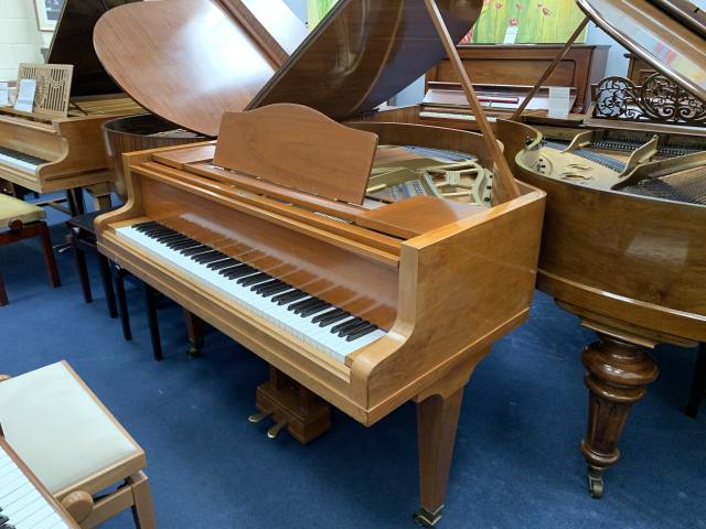 Bluthner IV grand Piano in Walnut – Inventory thumbnail – Roberts Pianos Oxford