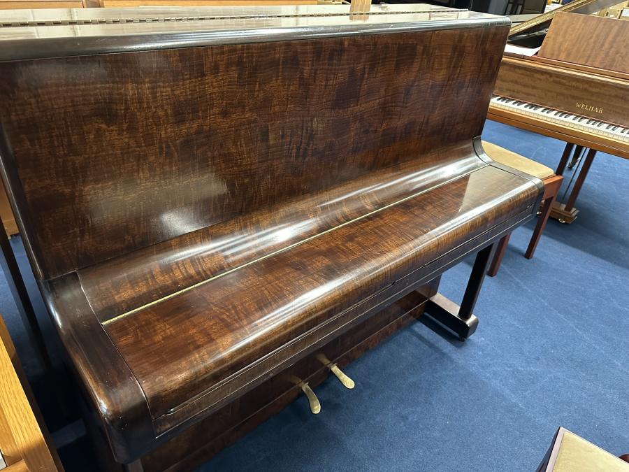 Welmar upright Piano in mahogany – Gallery image – Roberts Pianos Oxford
