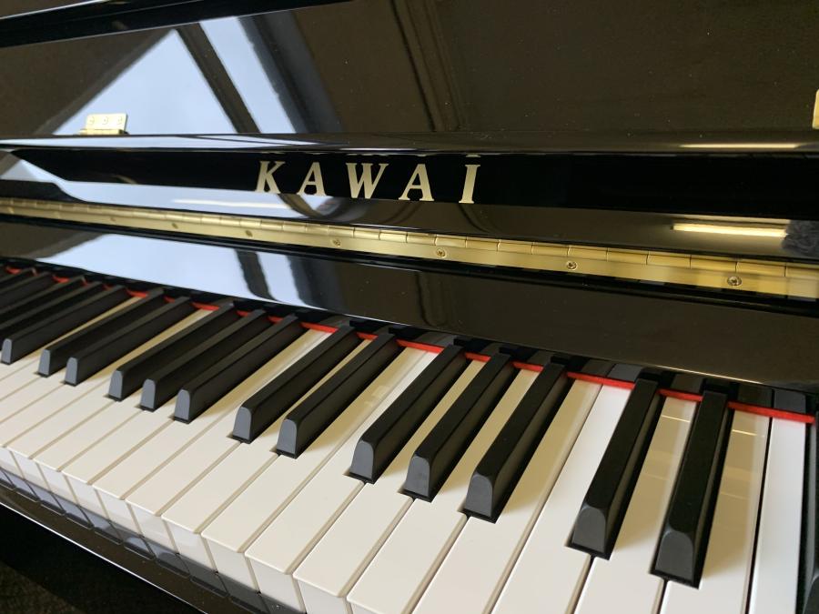 Kawai K-15E upright Piano in black polyester – Gallery image – Roberts Pianos Oxford