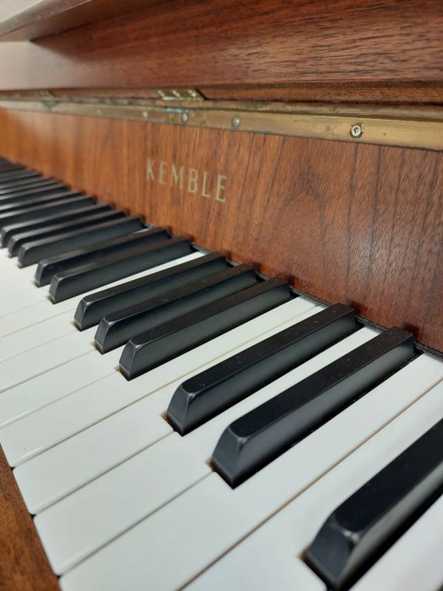 Kemble Compact upright Piano in Mahogany – Inventory thumbnail – Roberts Pianos Oxford