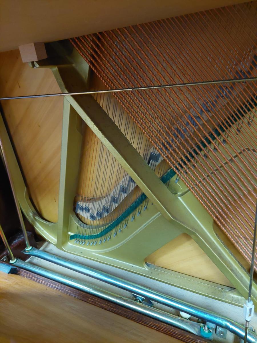 Kemble 120 upright Piano in Mahogany satin – Gallery image – Roberts Pianos Oxford
