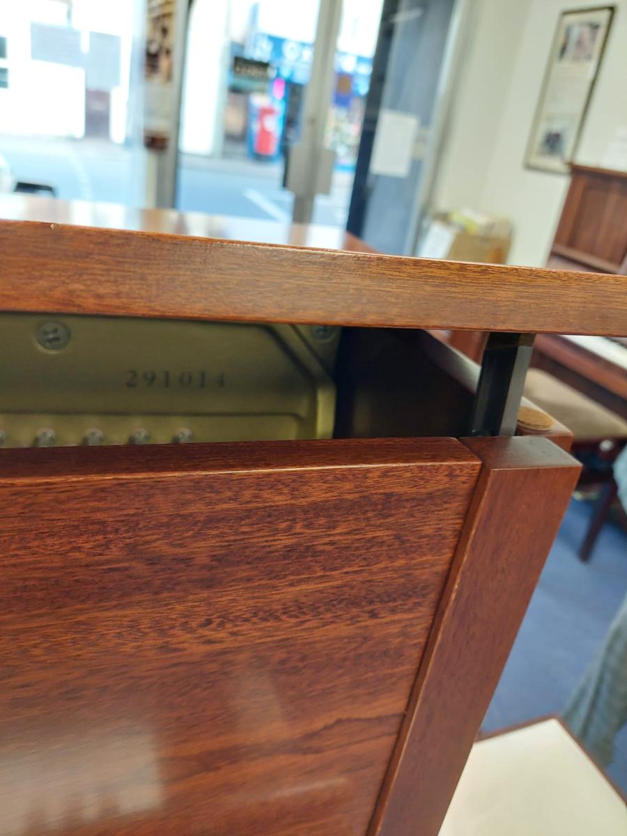 Kemble 120 upright Piano in Mahogany satin – Gallery image – Roberts Pianos Oxford