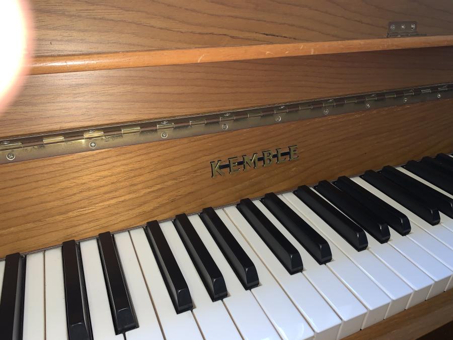 Kemble compact upright Piano in Teak – Gallery image – Roberts Pianos Oxford