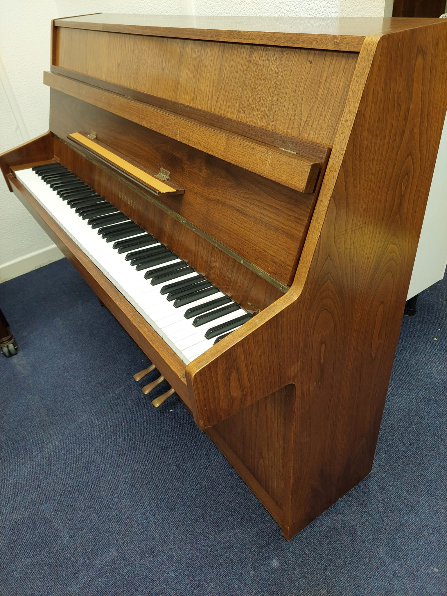 Kemble Compact