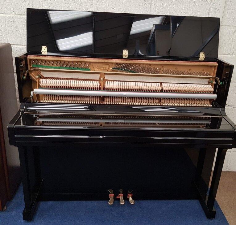 Klug & Sperl 118 upright Piano in bright black – Gallery image – Roberts Pianos Oxford