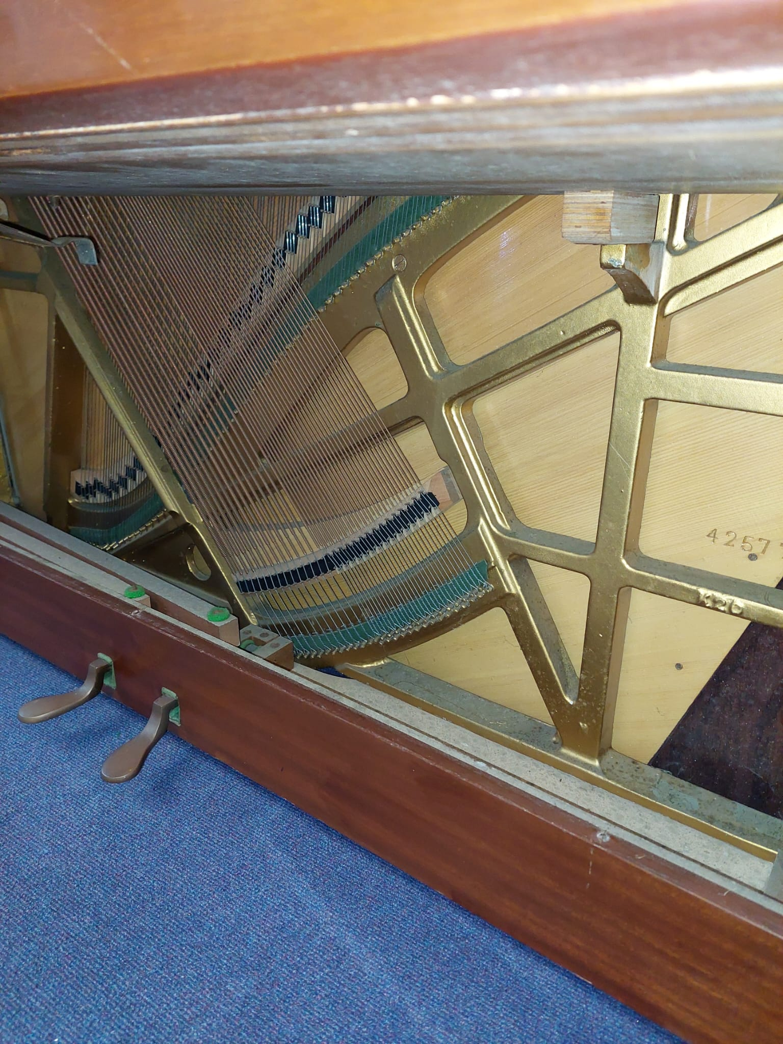 Knight K6 (K20) upright Piano in Mahogany satin – Gallery image – Roberts Pianos Oxford