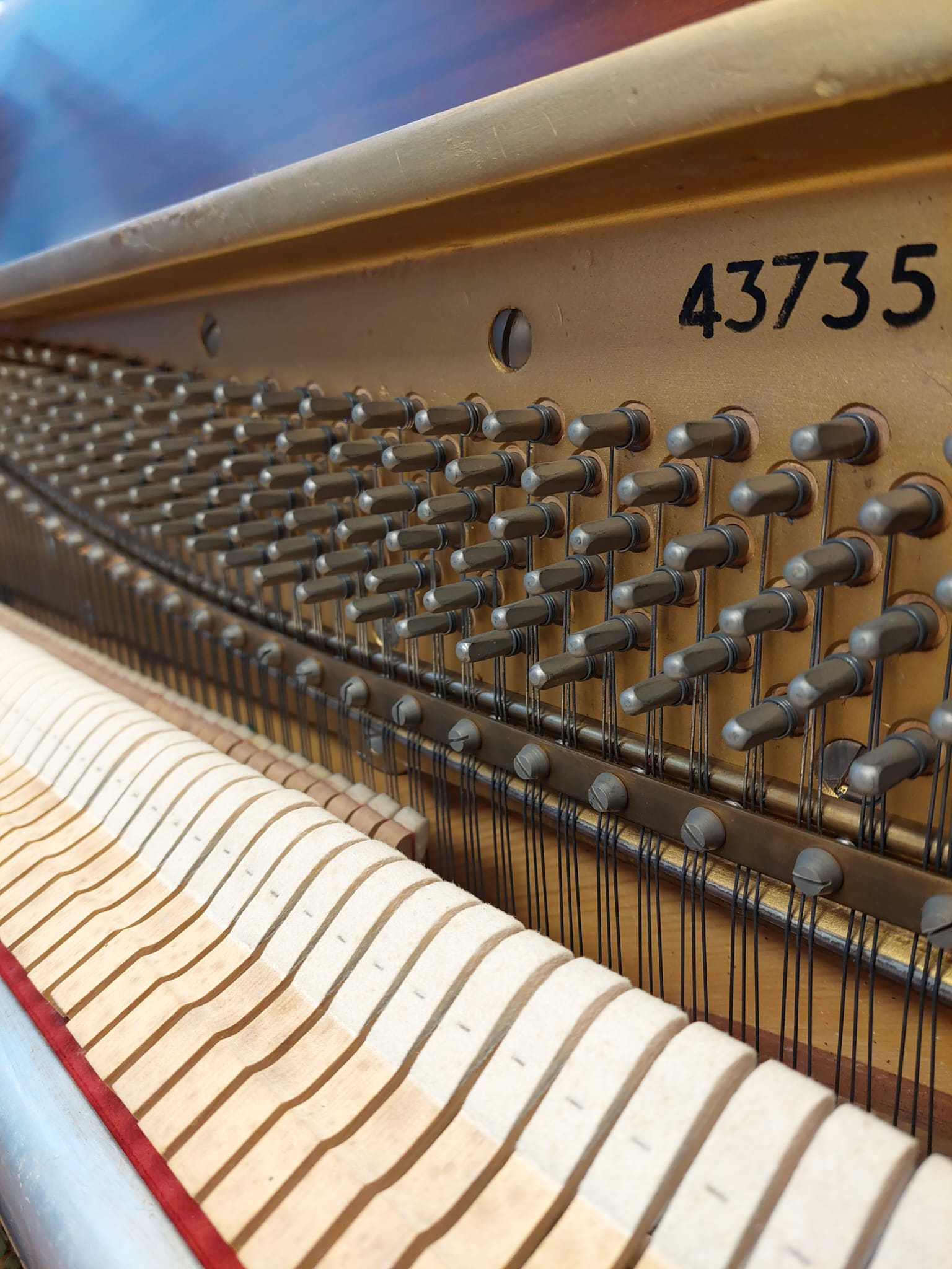 Knight K6 (K20) upright Piano in Mahogany satin – Gallery image – Roberts Pianos Oxford
