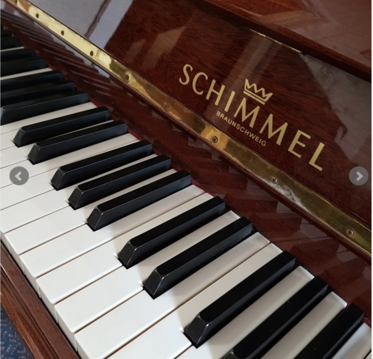 Schimmel 114 upright Piano in bright mahogany – Gallery image – Roberts Pianos Oxford