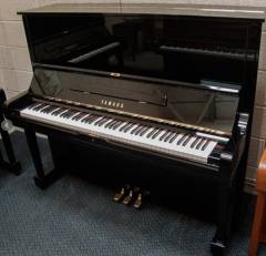 Yamaha U3H upright Piano in black – Inventory thumbnail – Roberts Pianos Oxford