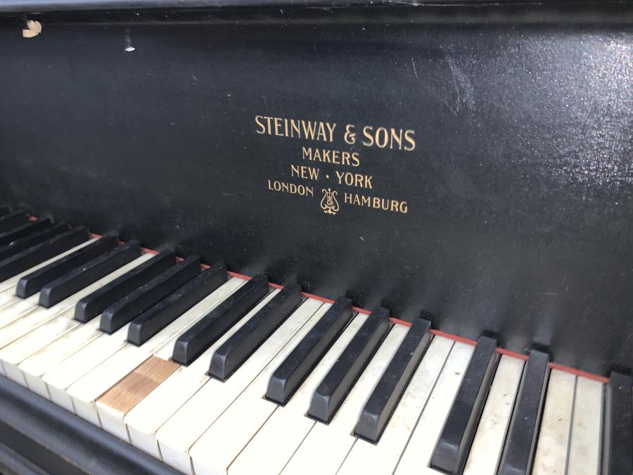 Steinway B grand Piano in black in need of restoration – Gallery image – Roberts Pianos Oxford