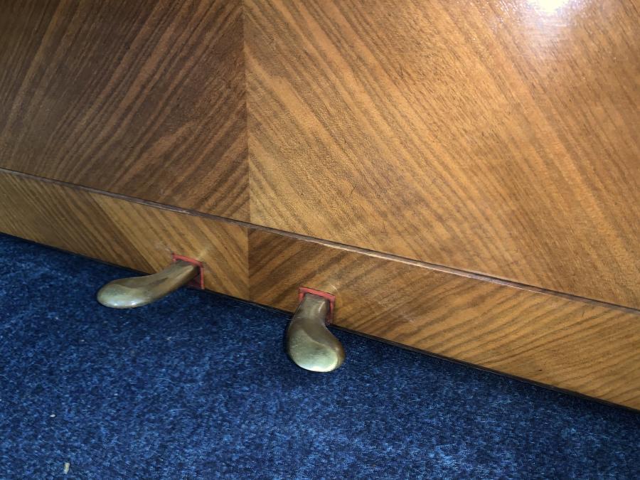 Steinway K upright Piano in Quartered satinwood – Gallery image – Roberts Pianos Oxford