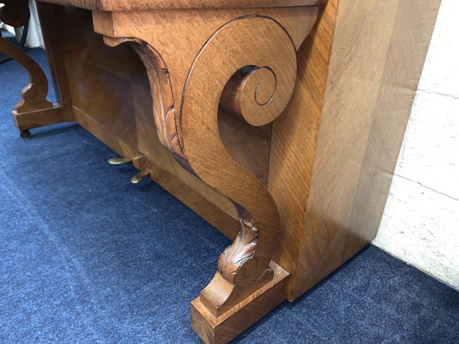 Steinway K upright Piano in Quartered satinwood – Gallery image – Roberts Pianos Oxford