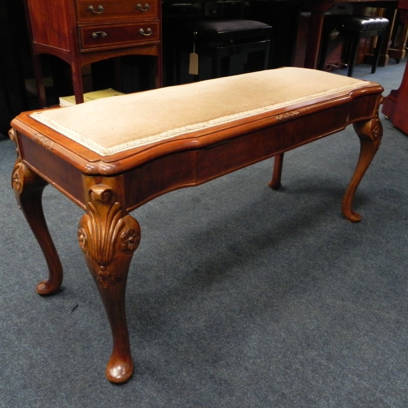 Non-adjustable duet stool