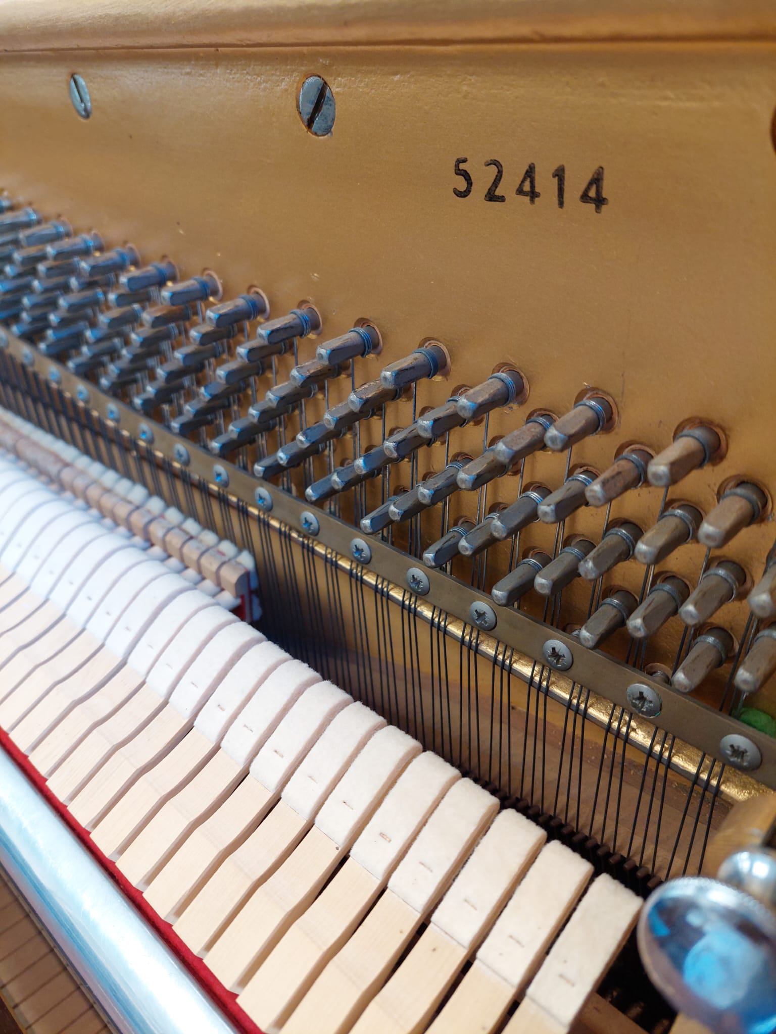 Knight K10 Upright Piano in Mahogany – Gallery image – Roberts Pianos Oxford