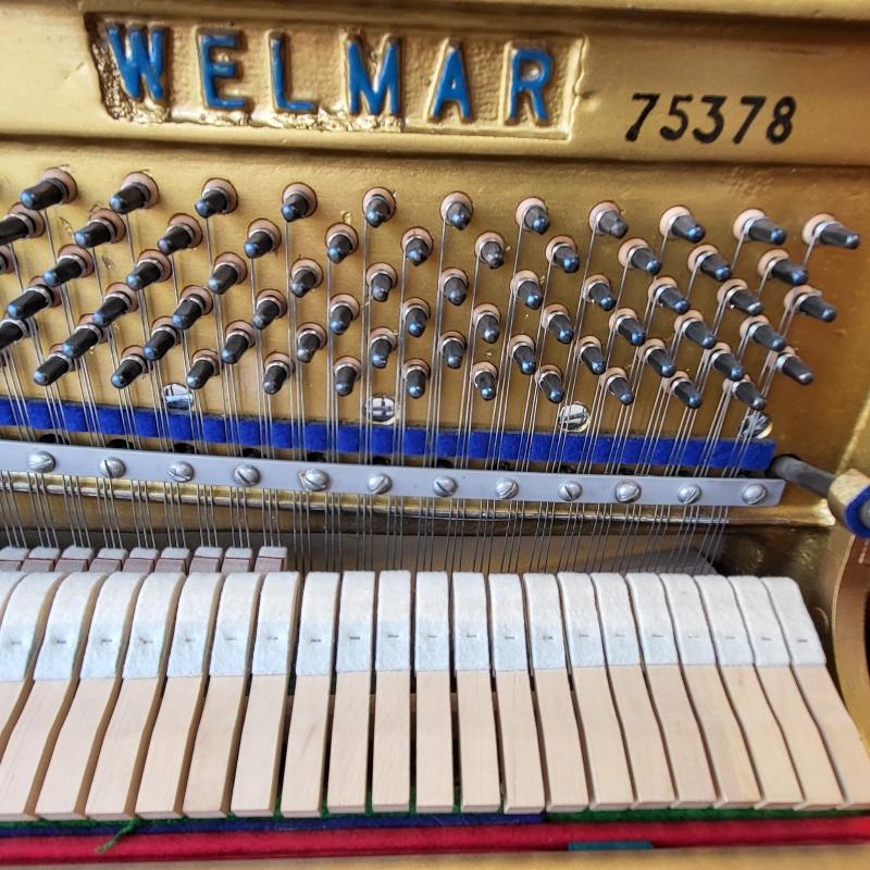 Welmar Upright upright Piano in Mahogany – Gallery image – Roberts Pianos Oxford