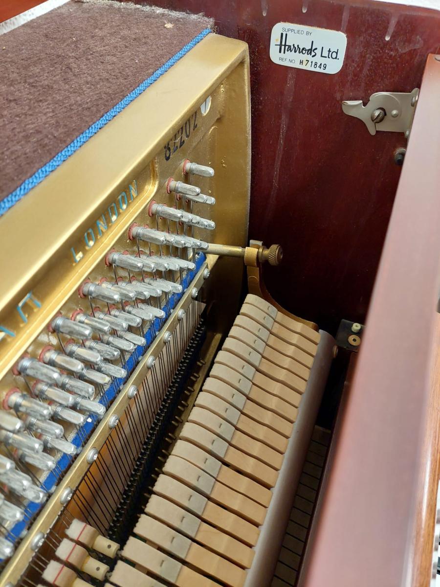 Welmar 110 upright Piano in Mahogany – Gallery image – Roberts Pianos Oxford