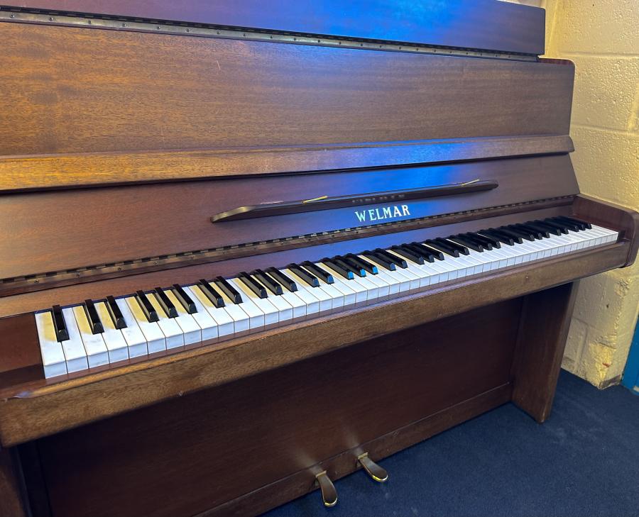 welmar Upright Piano – Gallery image – Roberts Pianos Oxford