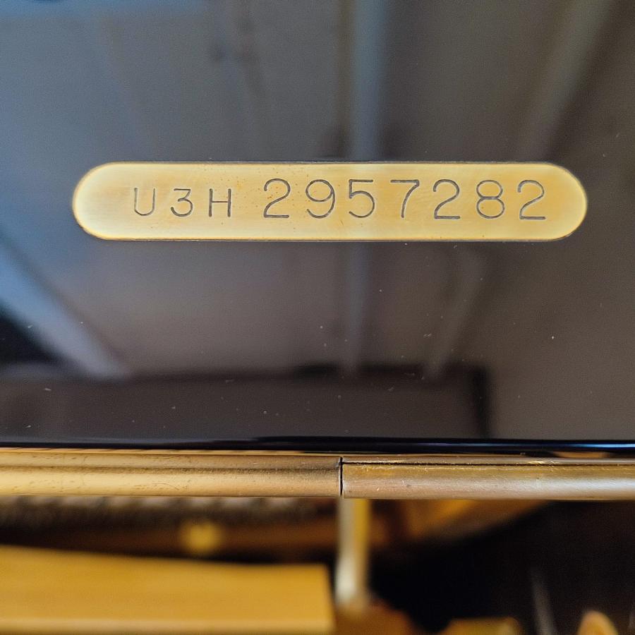 Yamaha U3H upright Piano in black polyester – Gallery image – Roberts Pianos Oxford