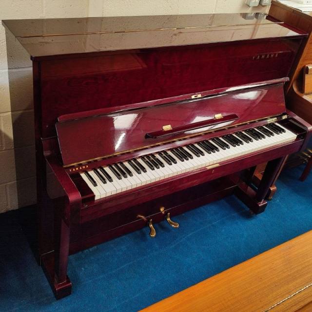 Yamaha U1 upright Piano in Gloss Mahogany – Inventory thumbnail – Roberts Pianos Oxford