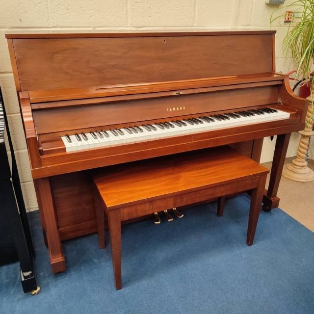 Yamaha P22 upright Piano in rosewood – Inventory thumbnail – Roberts Pianos Oxford