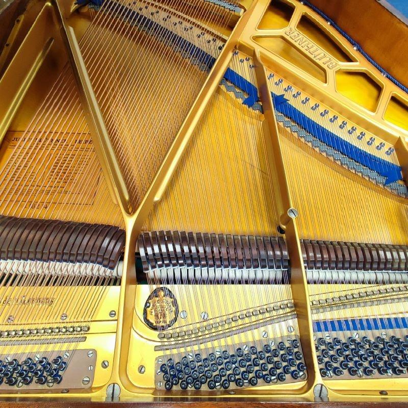 Bluthner Style IV grand Piano in mahogany – Gallery image – Roberts Pianos Oxford
