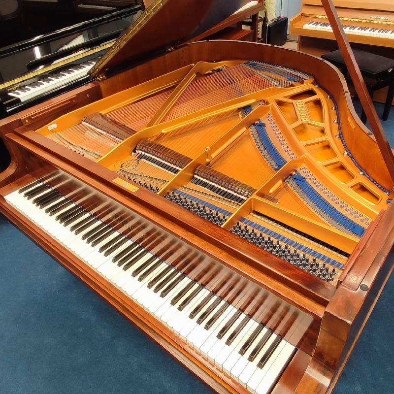 Bluthner Style IV grand Piano in mahogany – Gallery image – Roberts Pianos Oxford