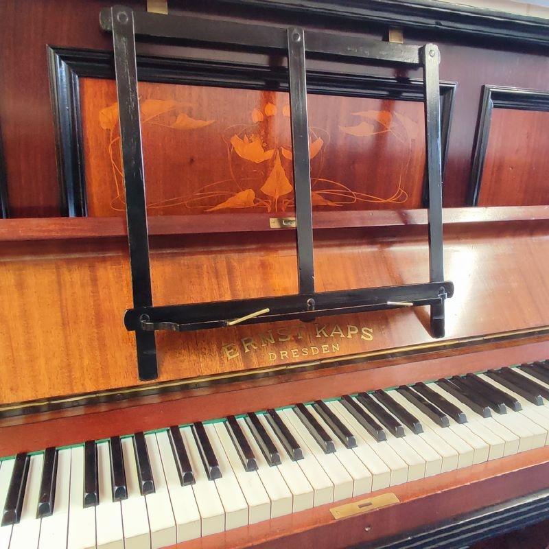 Kaps upright Piano in mahogany/rosewood – Gallery image – Roberts Pianos Oxford