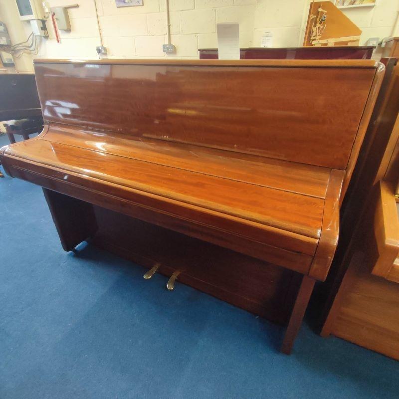 Welmar upright Piano in Mahogany – Gallery image – Roberts Pianos Oxford