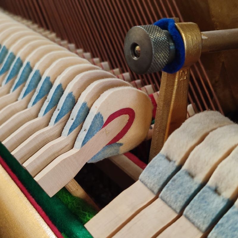 Welmar upright Piano in mahogany – Gallery image – Roberts Pianos Oxford