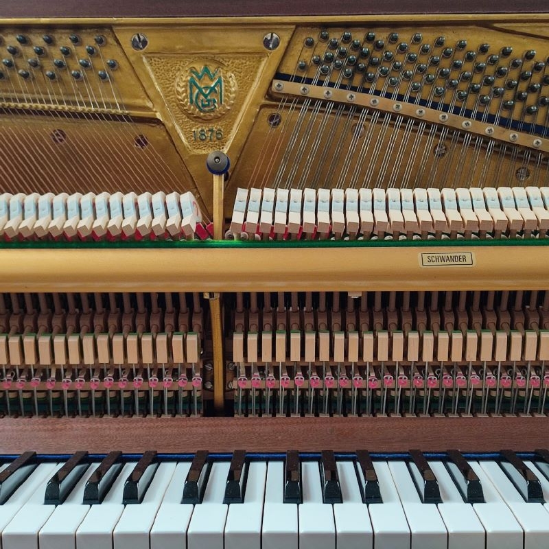 Welmar upright Piano in mahogany – Gallery image – Roberts Pianos Oxford