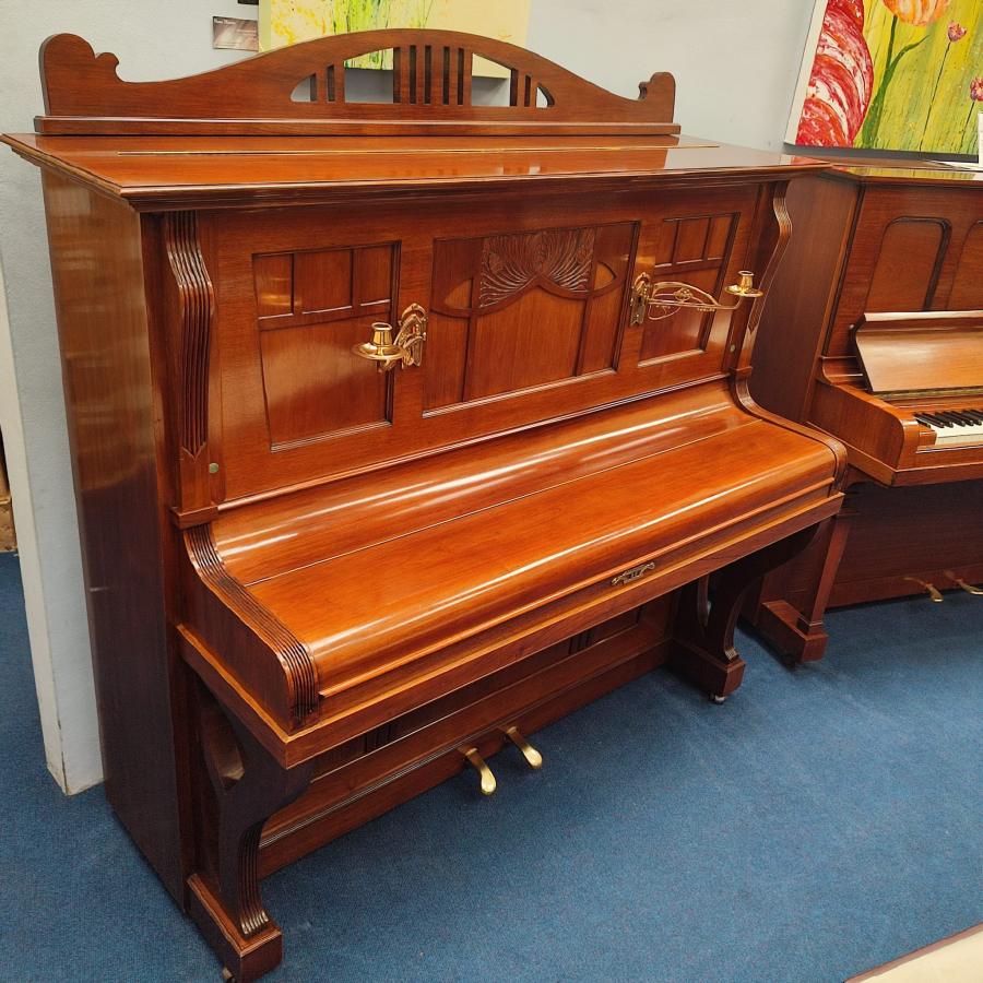 Steingraeber & Sohne upright Piano in walnut – Gallery image – Roberts Pianos Oxford