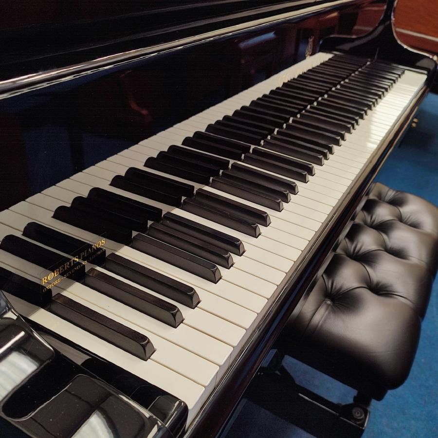 Steinway Model O grand Piano in black polyester – Gallery image – Roberts Pianos Oxford