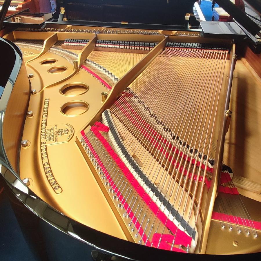 Steinway Model O grand Piano in black polyester – Gallery image – Roberts Pianos Oxford