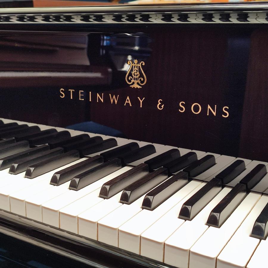 Steinway Model O grand Piano in black polyester – Gallery image – Roberts Pianos Oxford