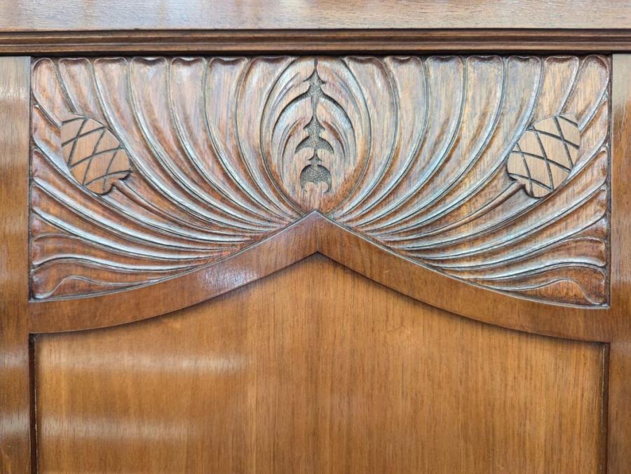 Steingraeber & Sohne upright Piano in walnut – Gallery image – Roberts Pianos Oxford