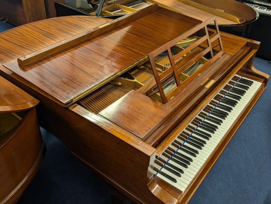 Bluthner style IVa grand Piano in flamed mahogany – Gallery image – Roberts Pianos Oxford