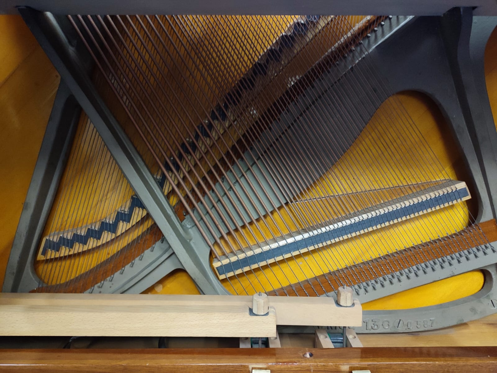Grotrian Steinweg 130