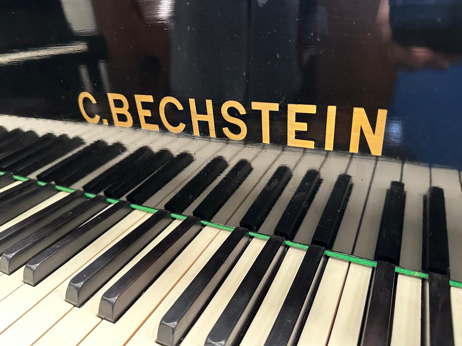 Piano detail