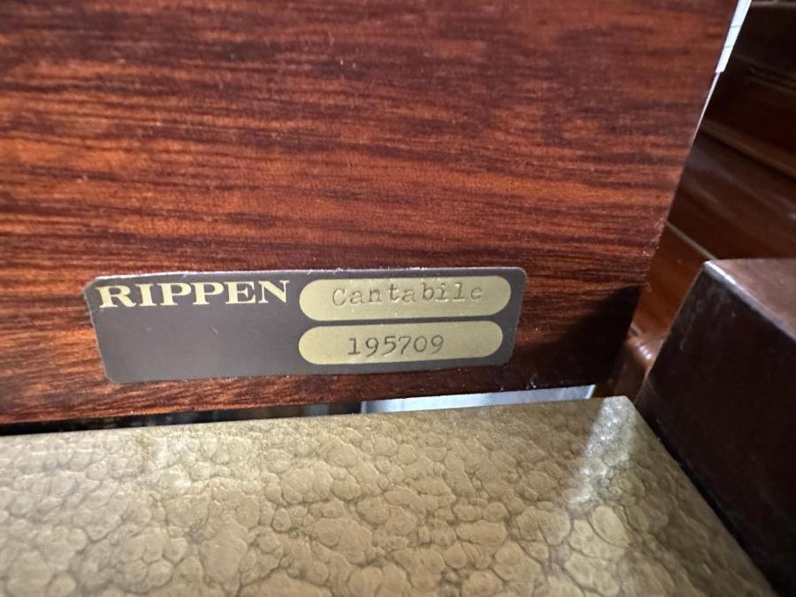 Rippen Cantabile upright Piano in mahogany – Gallery image – Roberts Pianos Oxford