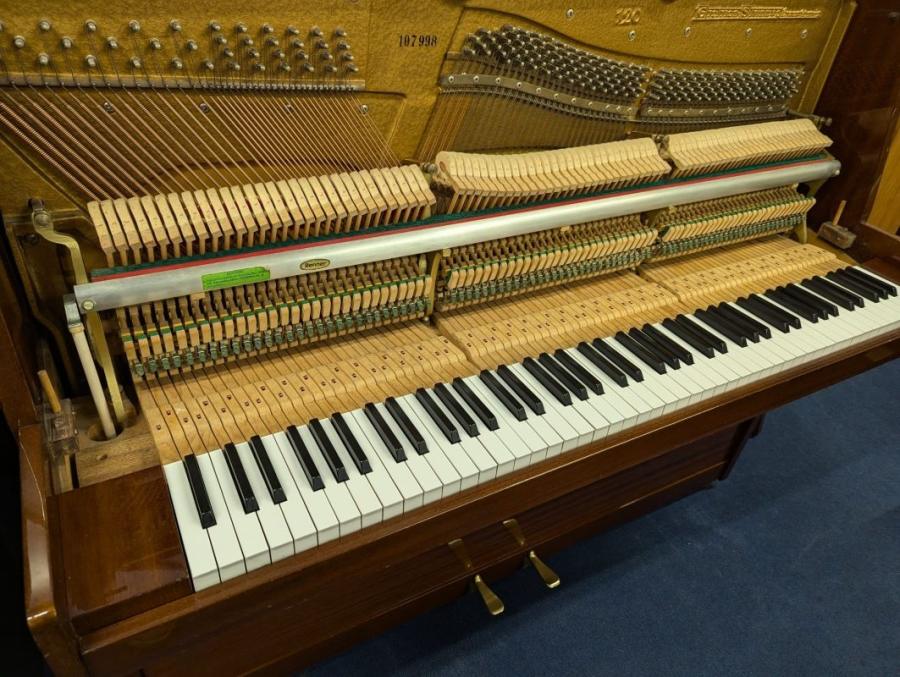 Grotrian Steinweg upright Piano in Mahogany – Gallery image – Roberts Pianos Oxford