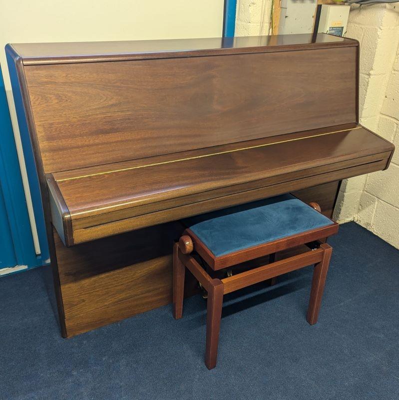 Welmar 110 upright Piano in Mahogany – Gallery image – Roberts Pianos Oxford