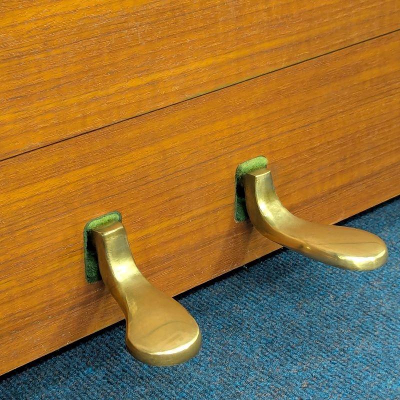 Knight K10 upright Piano in teak – Gallery image – Roberts Pianos Oxford