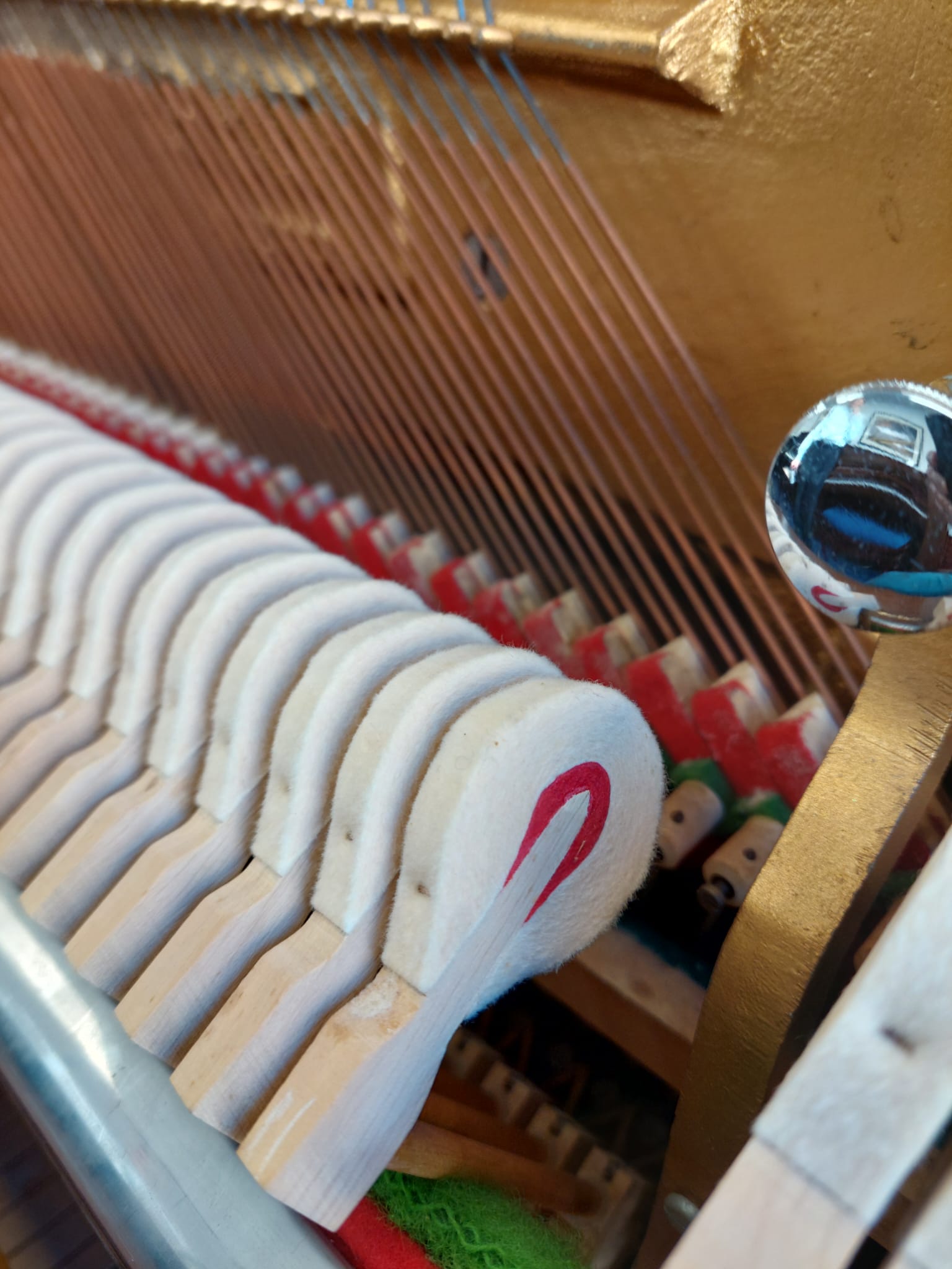 Knight K10 Upright Piano in Mahogany – Gallery image – Roberts Pianos Oxford