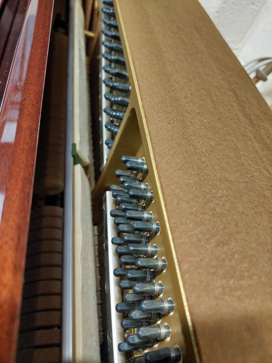 Yamaha M1S upright Piano in Bright walnut – Gallery image – Roberts Pianos Oxford