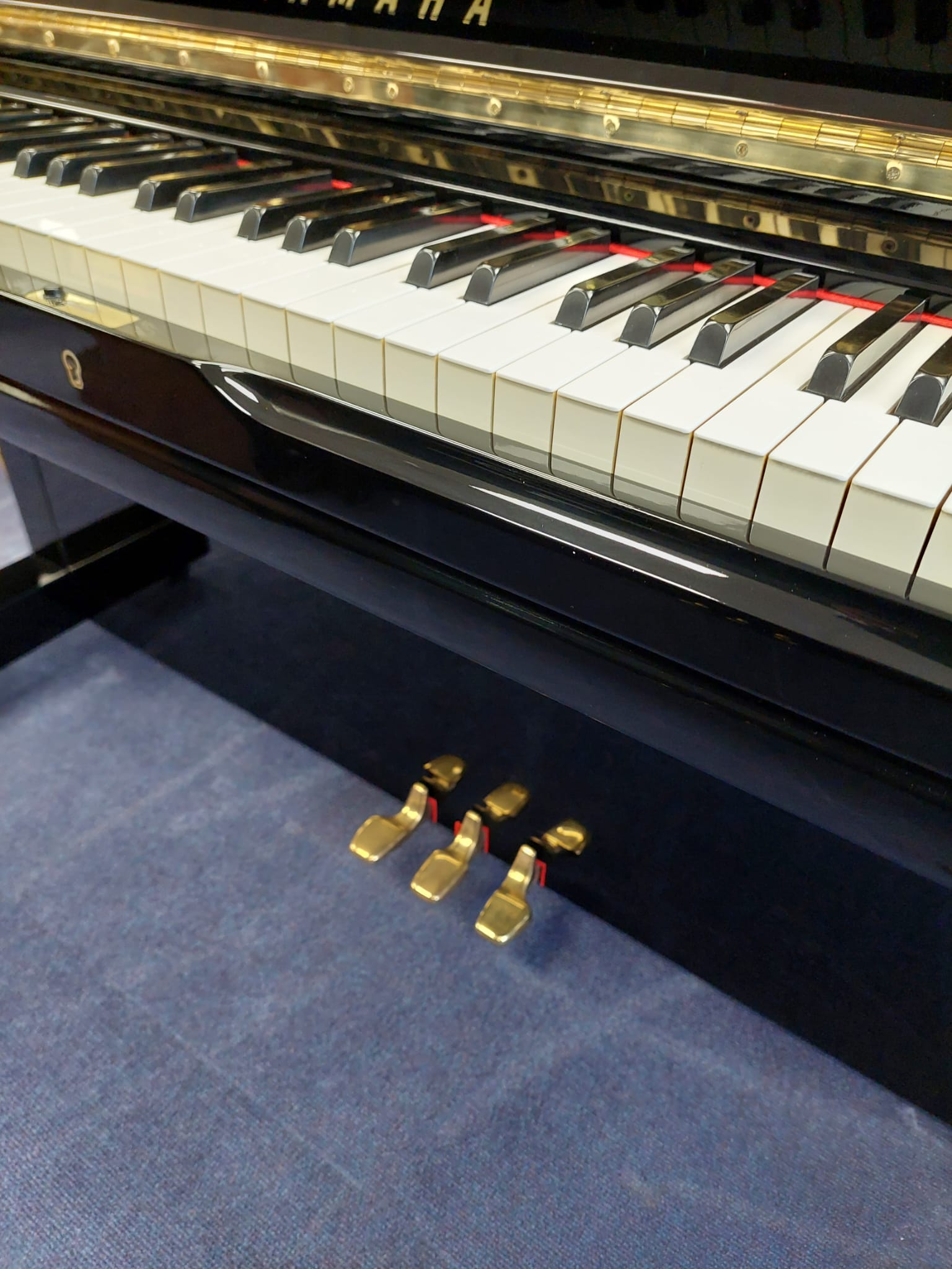 Yamaha U3G upright Piano in Black Polyester – Gallery image – Roberts Pianos Oxford