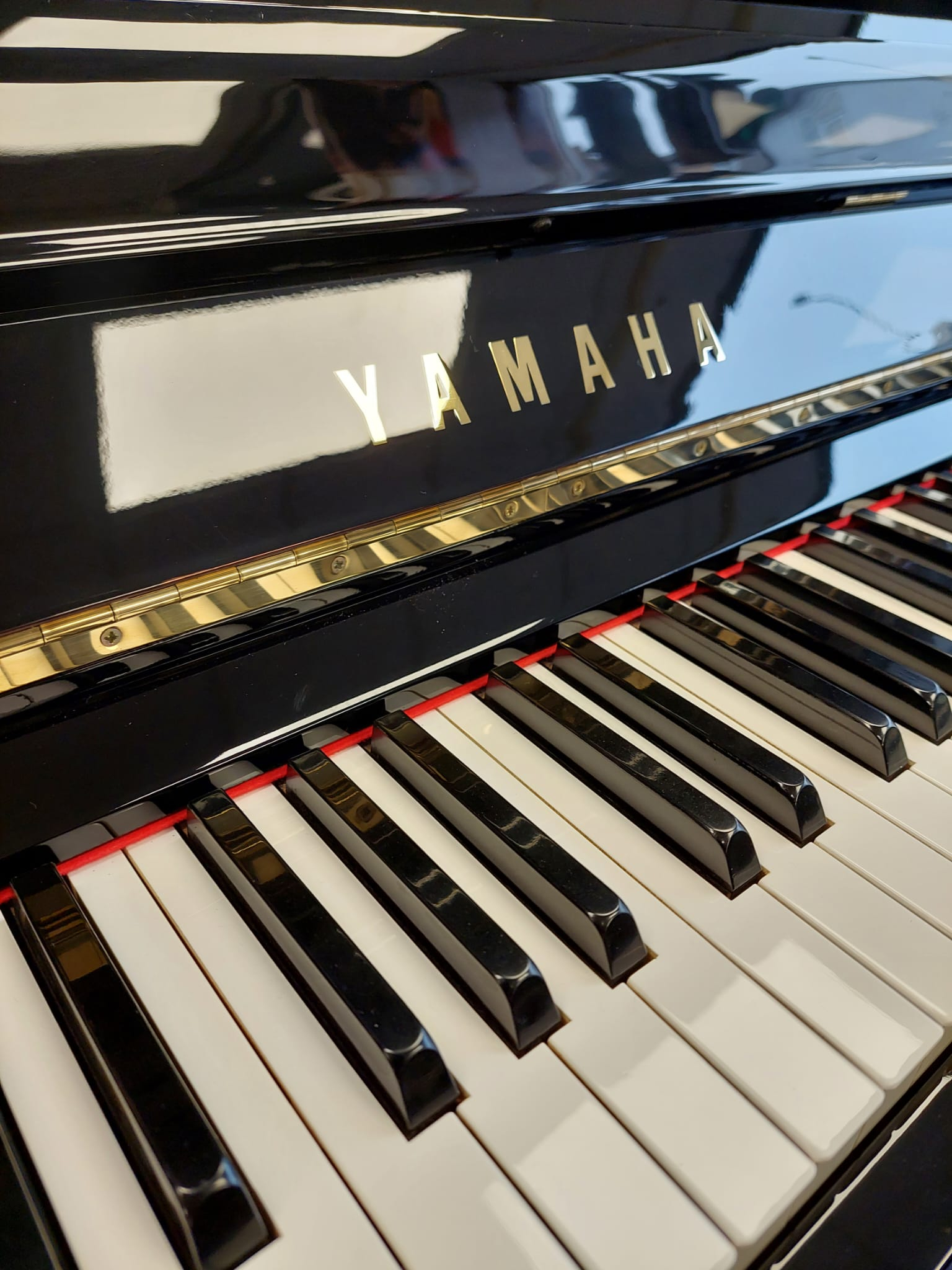 Yamaha U3G upright Piano in Black Polyester – Gallery image – Roberts Pianos Oxford