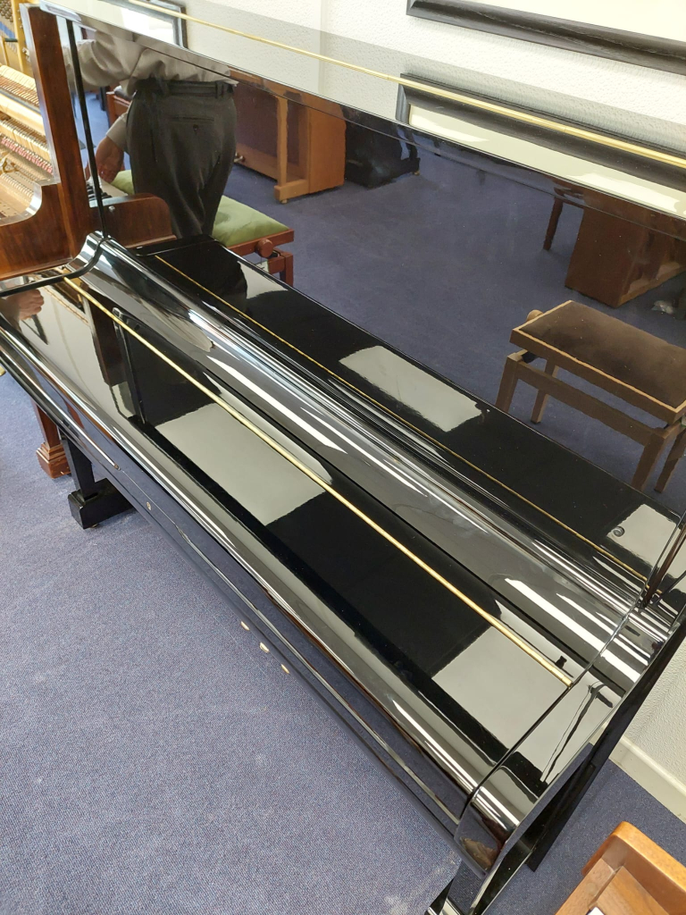 Yamaha U3H