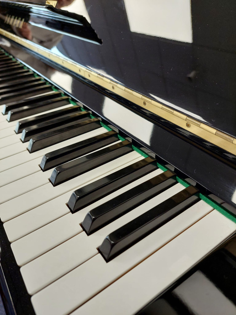 Yamaha U3H